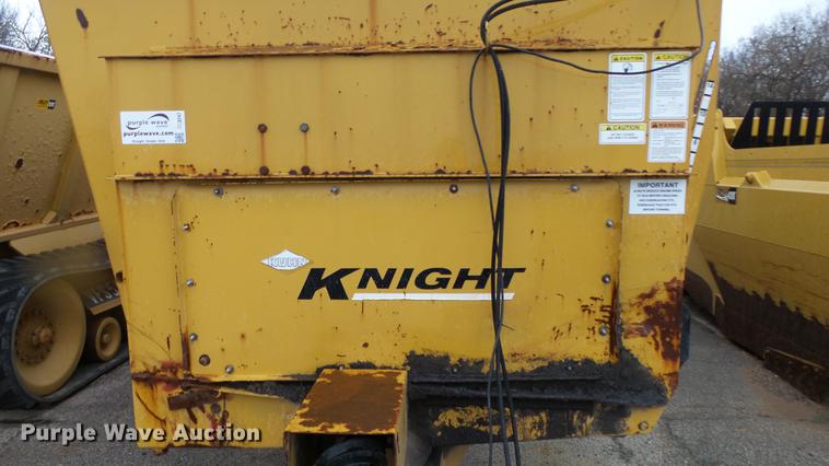 image for item DC3247 Knight 8040 Pro Twin slurry spreader
