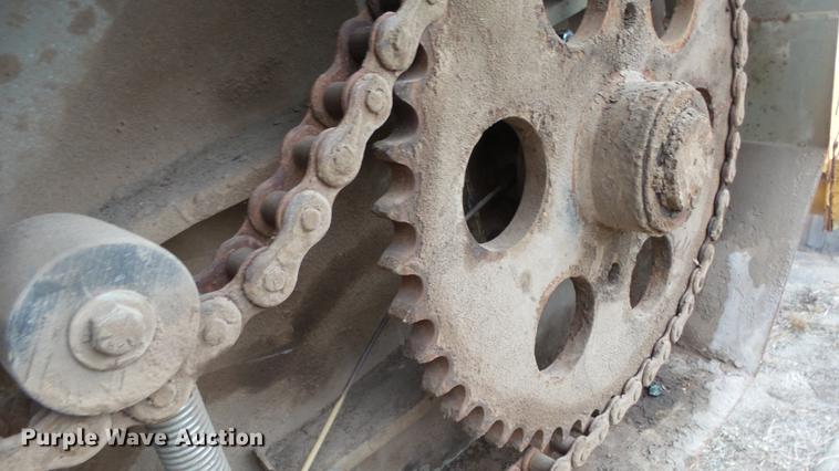 image for item DC3247 Knight 8040 Pro Twin slurry spreader