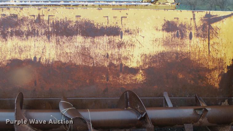 image for item DC3247 Knight 8040 Pro Twin slurry spreader