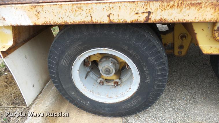 image for item DC3249 1987 Kalyn LB25T equipment trailer