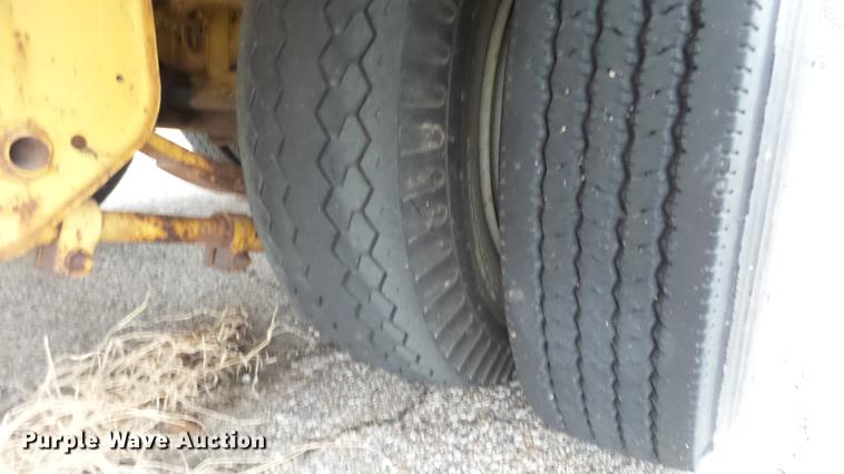 image for item DC3249 1987 Kalyn LB25T equipment trailer