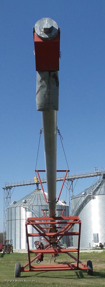 image for item AY9518 Grain King 12X82 grain auger