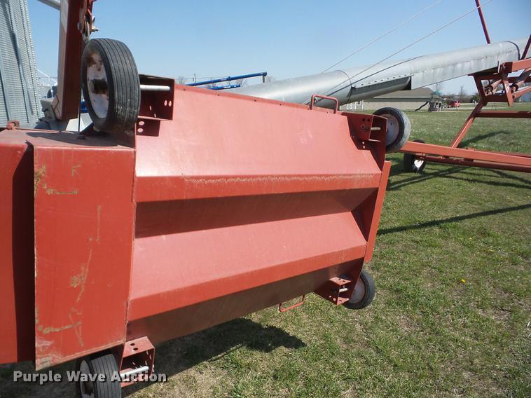 image for item AY9518 Grain King 12X82 grain auger