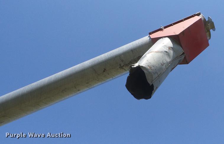 image for item AY9518 Grain King 12X82 grain auger