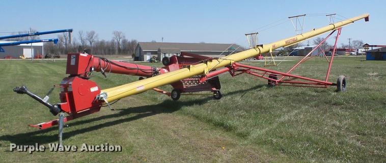 image for item AY9519 Westfield MK100-71 grain auger