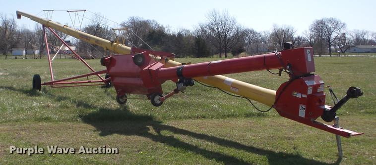 image for item AY9519 Westfield MK100-71 grain auger