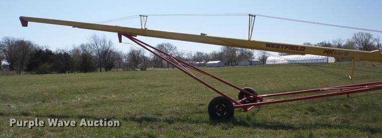 image for item AY9519 Westfield MK100-71 grain auger
