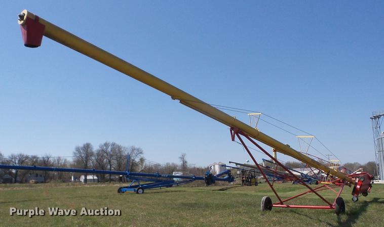 image for item AY9519 Westfield MK100-71 grain auger