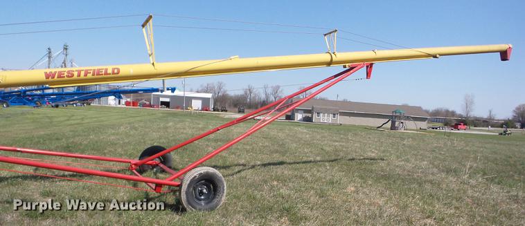 image for item AY9519 Westfield MK100-71 grain auger