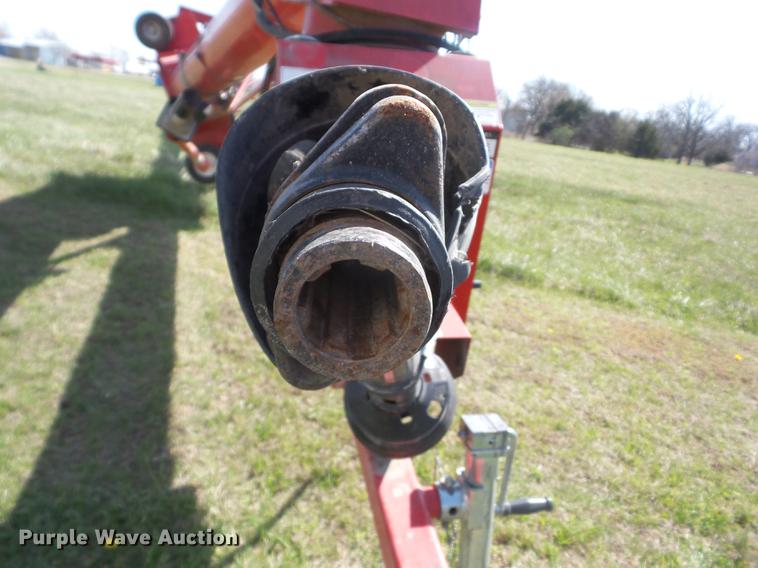 image for item AY9519 Westfield MK100-71 grain auger