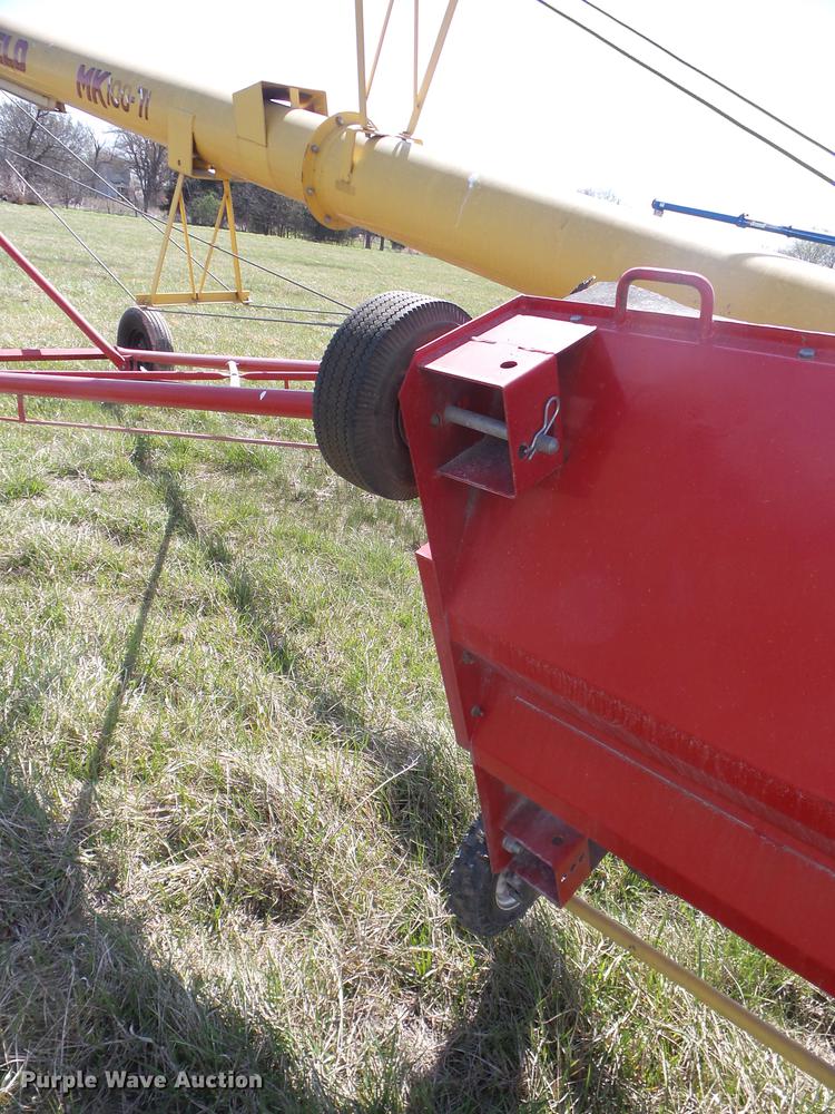 image for item AY9519 Westfield MK100-71 grain auger