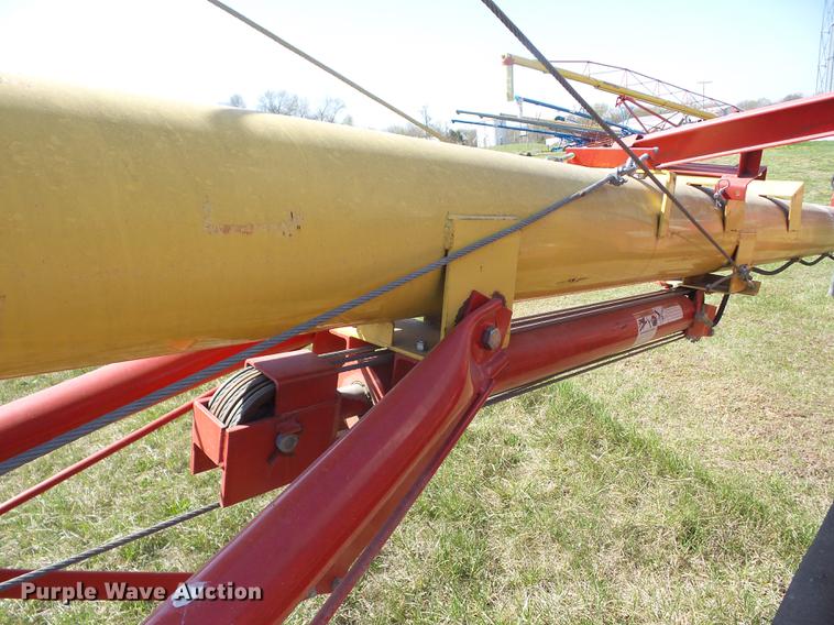 image for item AY9519 Westfield MK100-71 grain auger