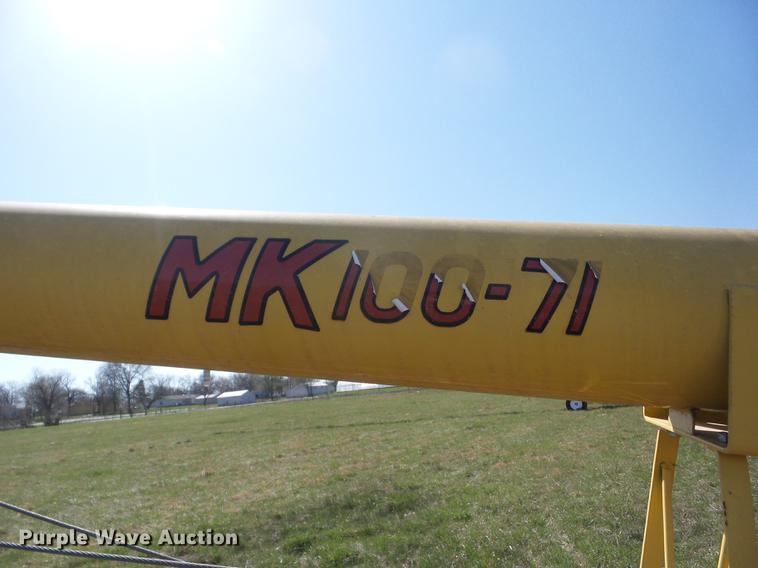 image for item AY9519 Westfield MK100-71 grain auger