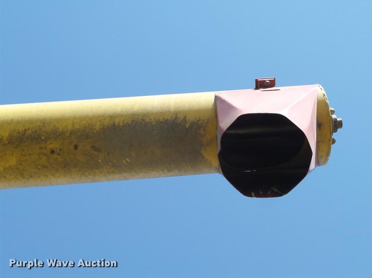 image for item AY9519 Westfield MK100-71 grain auger