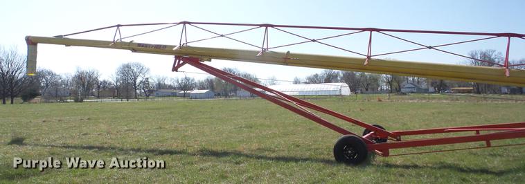 image for item AY9521 Westfield MK130-91 Plus grain auger