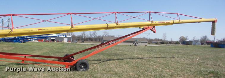 image for item AY9521 Westfield MK130-91 Plus grain auger