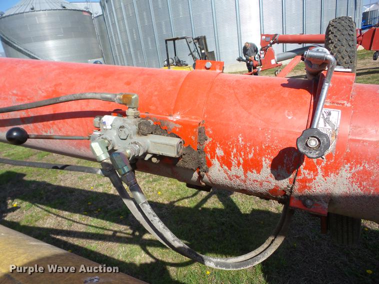 image for item AY9521 Westfield MK130-91 Plus grain auger
