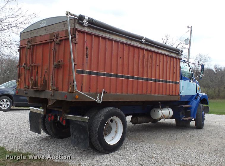 image for item DB7178 2000 Sterling L7501 grain truck