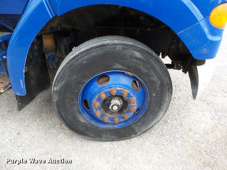 image for item DB7178 2000 Sterling L7501 grain truck