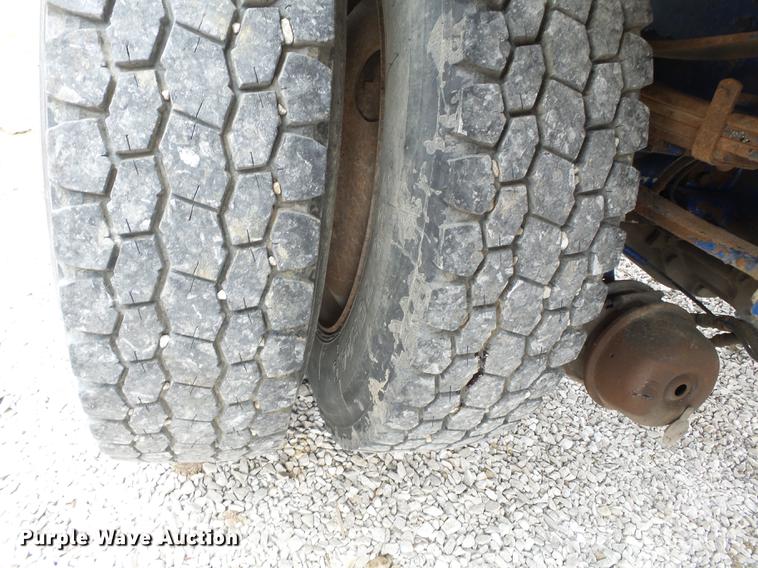 image for item DB7178 2000 Sterling L7501 grain truck