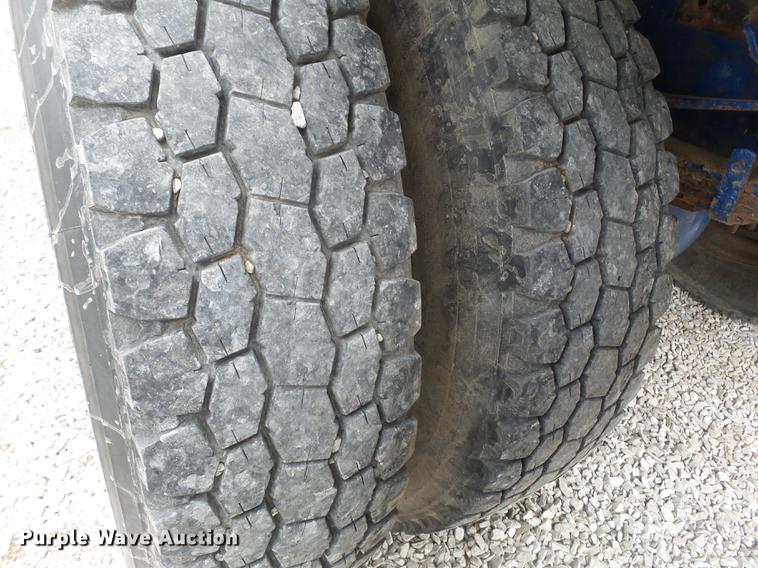 image for item DB7178 2000 Sterling L7501 grain truck