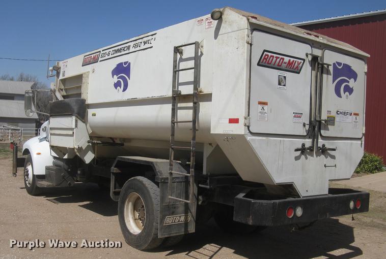 image for item DC2294 2008 Peterbilt 335 feed mixer truck