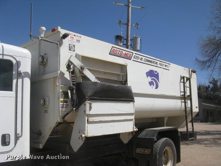 image for item DC2294 2008 Peterbilt 335 feed mixer truck