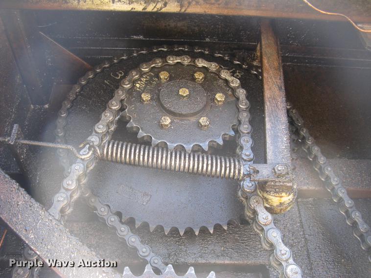 image for item DC2294 2008 Peterbilt 335 feed mixer truck