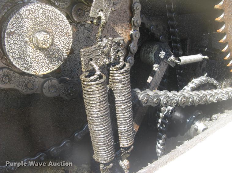 image for item DC2294 2008 Peterbilt 335 feed mixer truck