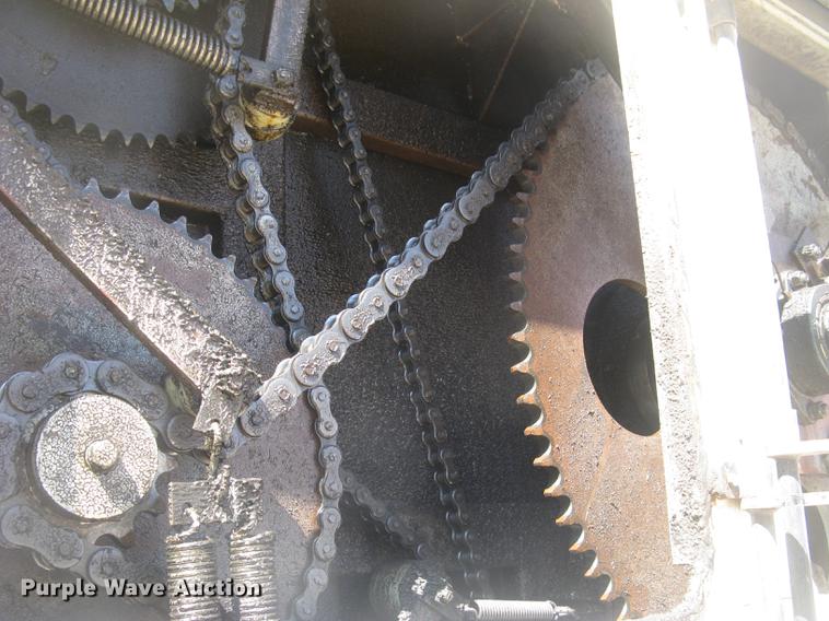 image for item DC2294 2008 Peterbilt 335 feed mixer truck