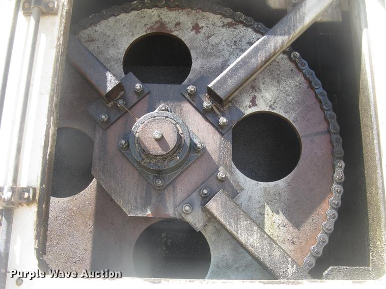 image for item DC2294 2008 Peterbilt 335 feed mixer truck