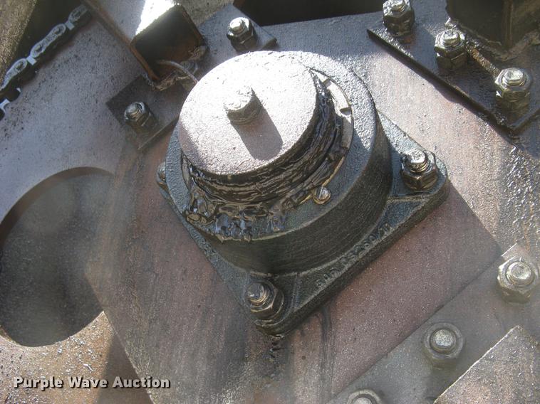 image for item DC2294 2008 Peterbilt 335 feed mixer truck