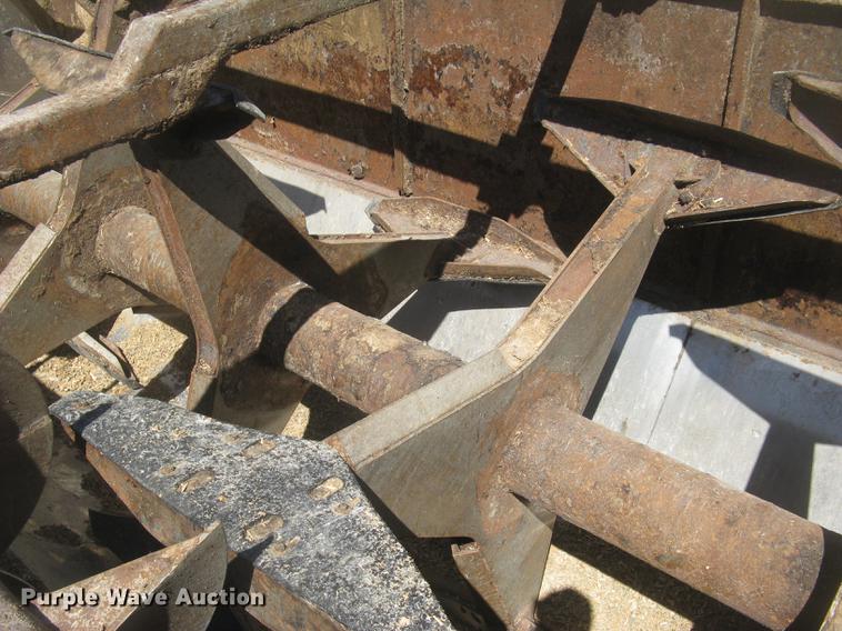 image for item DC2294 2008 Peterbilt 335 feed mixer truck