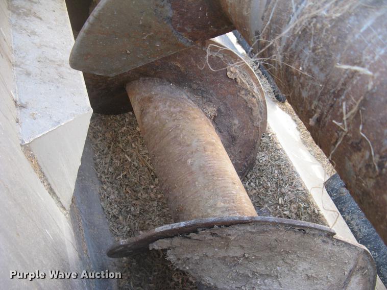 image for item DC2294 2008 Peterbilt 335 feed mixer truck