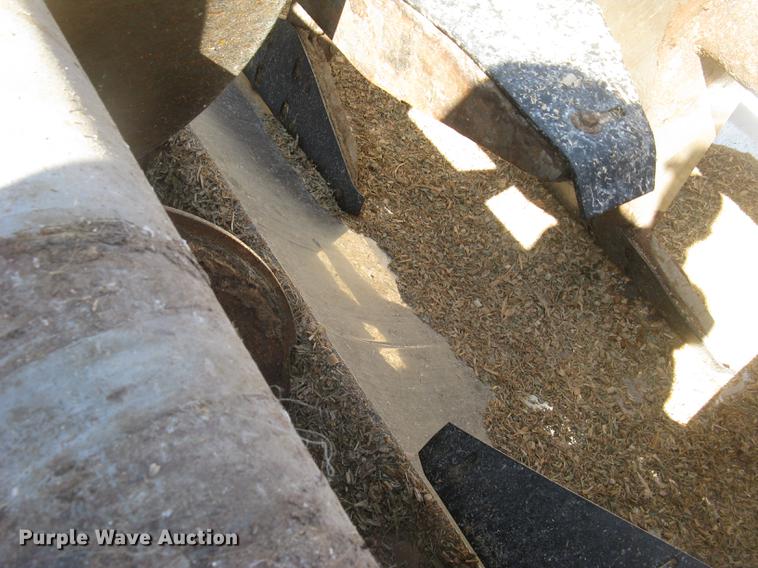 image for item DC2294 2008 Peterbilt 335 feed mixer truck