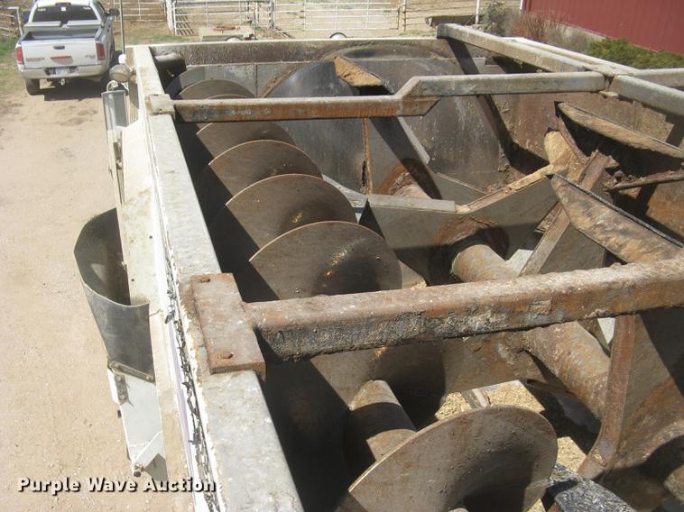 image for item DC2294 2008 Peterbilt 335 feed mixer truck