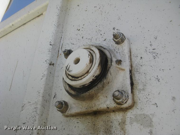 image for item DC2294 2008 Peterbilt 335 feed mixer truck