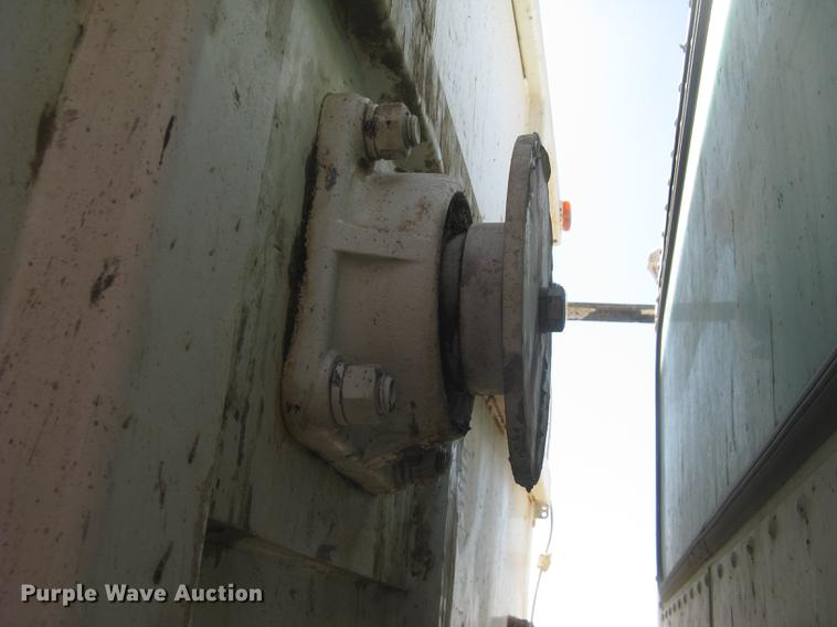 image for item DC2294 2008 Peterbilt 335 feed mixer truck