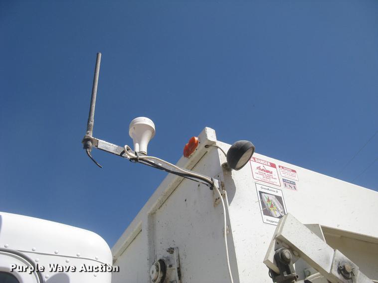 image for item DC2294 2008 Peterbilt 335 feed mixer truck