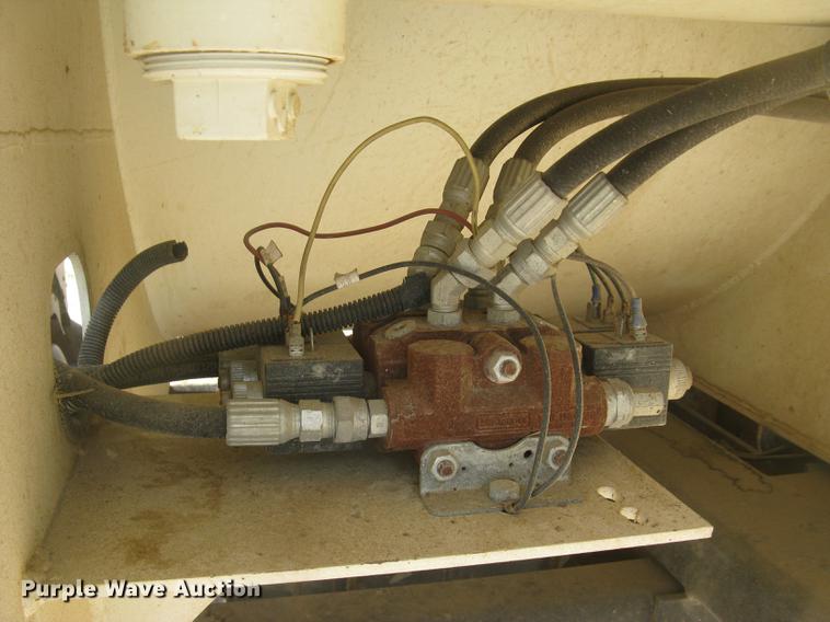 image for item DC2294 2008 Peterbilt 335 feed mixer truck