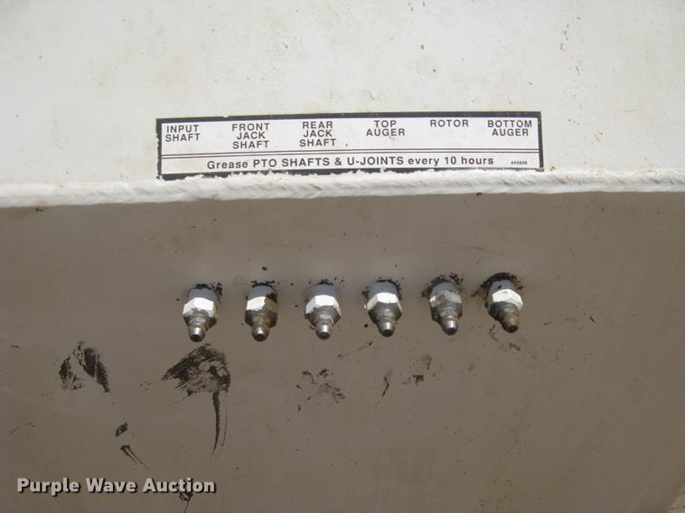 image for item DC2294 2008 Peterbilt 335 feed mixer truck