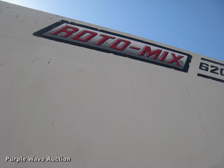 image for item DC2294 2008 Peterbilt 335 feed mixer truck