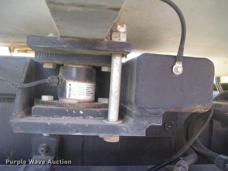 image for item DC2294 2008 Peterbilt 335 feed mixer truck