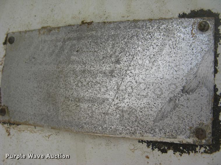 image for item DC2294 2008 Peterbilt 335 feed mixer truck