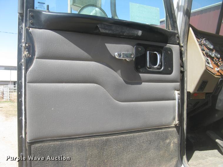 image for item DC2294 2008 Peterbilt 335 feed mixer truck