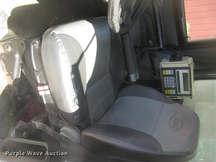 image for item DC2294 2008 Peterbilt 335 feed mixer truck