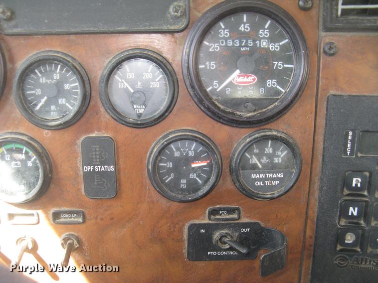 image for item DC2294 2008 Peterbilt 335 feed mixer truck