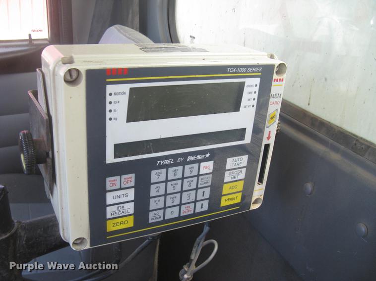 image for item DC2294 2008 Peterbilt 335 feed mixer truck