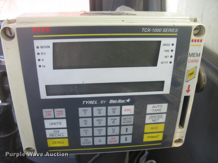 image for item DC2294 2008 Peterbilt 335 feed mixer truck