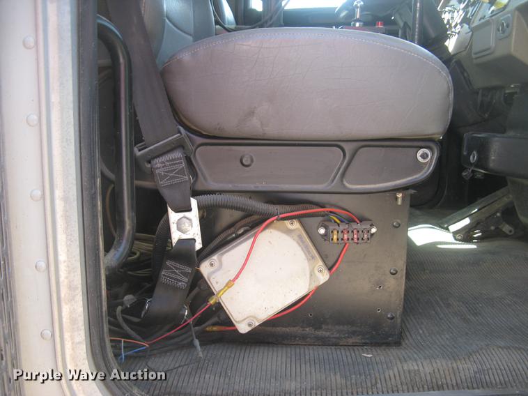 image for item DC2294 2008 Peterbilt 335 feed mixer truck